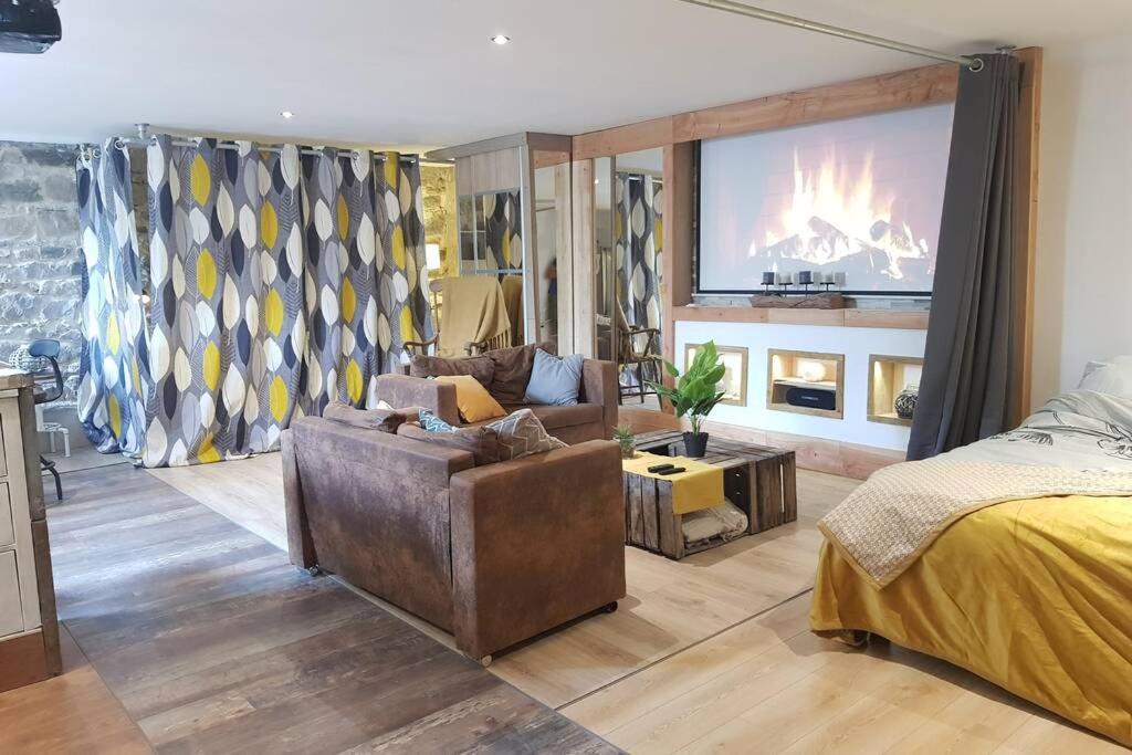 L'Idyllique - Studio Prive Sous Maison Saint-Didier-sur-Beaujeu Экстерьер фото